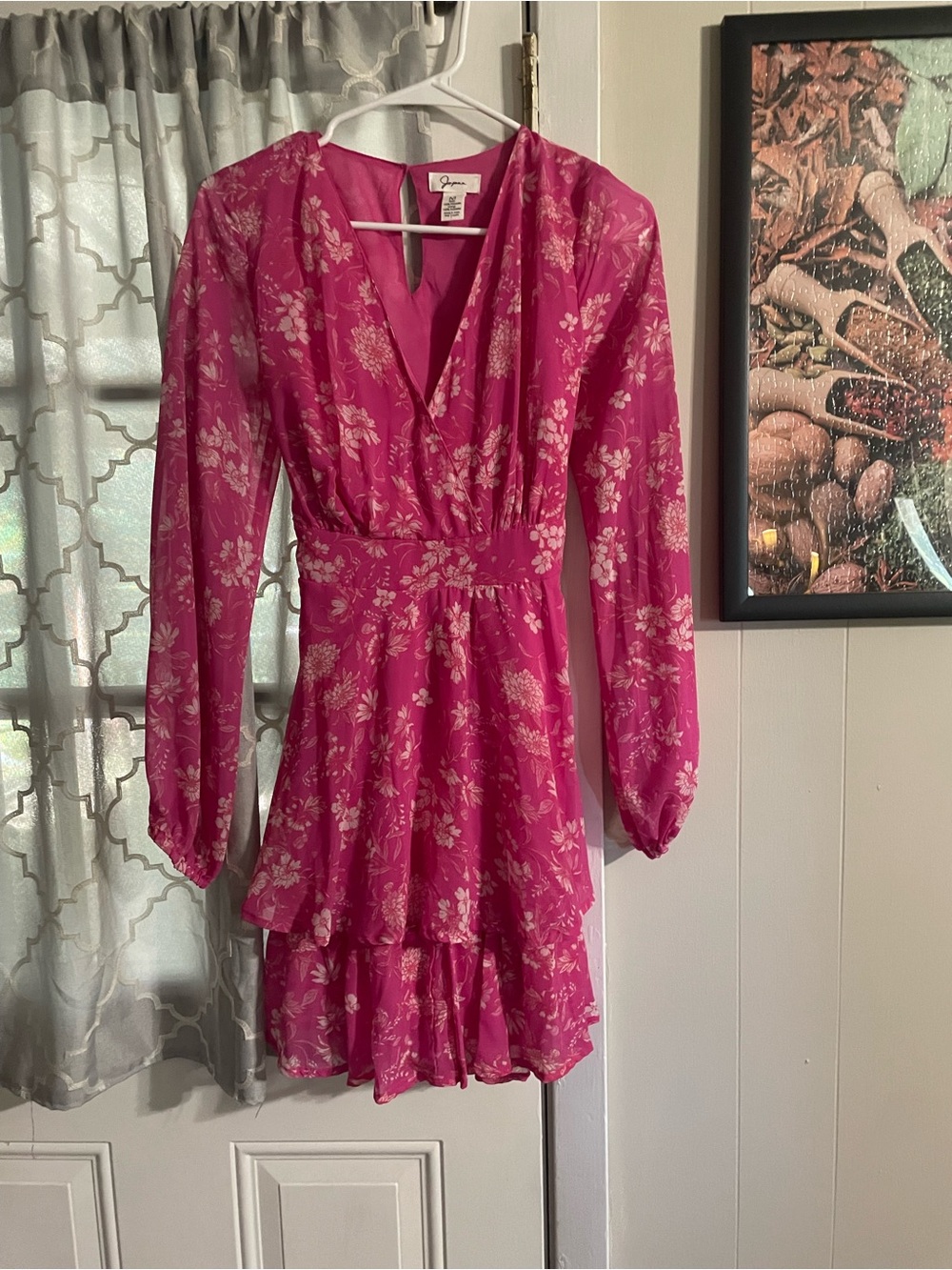 Express Fuchsia Floral V‑Neck Long Sleeve Tiered Mini Dress